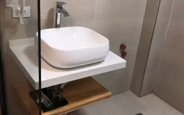 Xuequan Express Hotel
