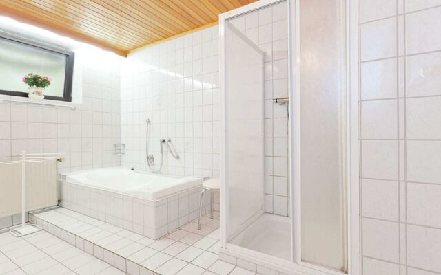 Spacious, Comfortable 5-pers House on the Ground Floor