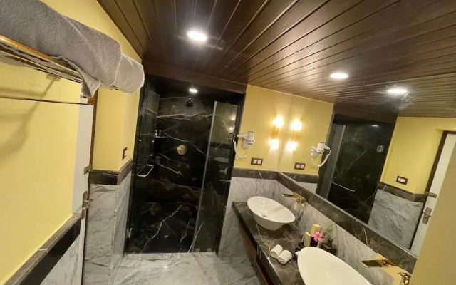 Cama Rajputana Club Resort