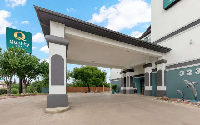 Quality Inn near SeaWorld - Lackland