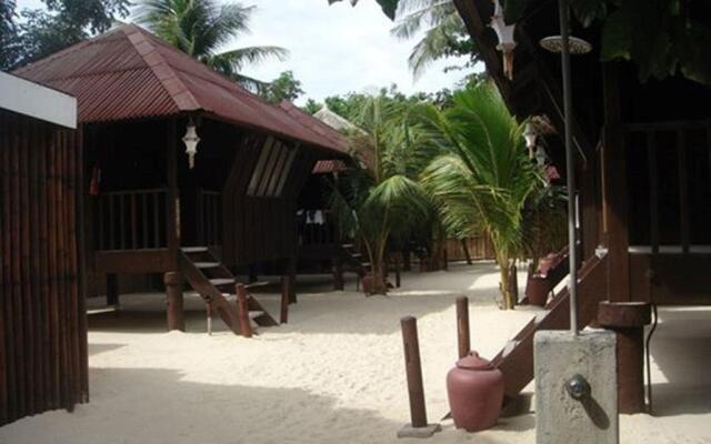 Boracay Pito Huts Resort