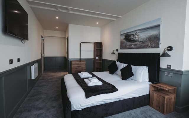 The Royal Bar & Shaker