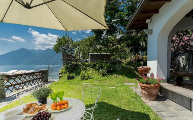 Sala Comacina Villas