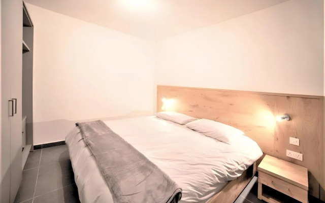 Elise Apartments