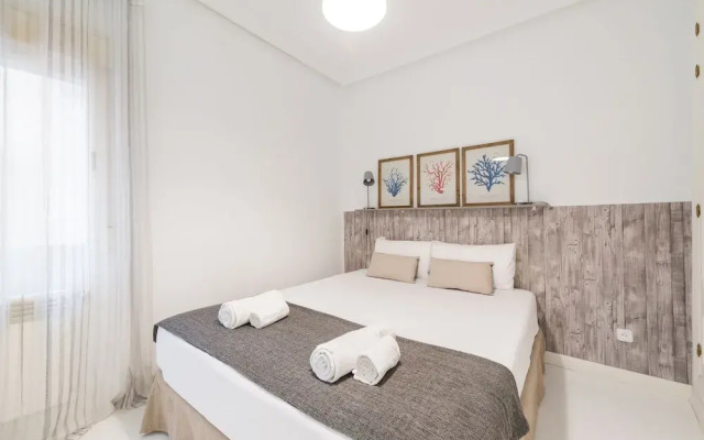 3 Bd Apartment Perfect Location in Plaza de Chueca