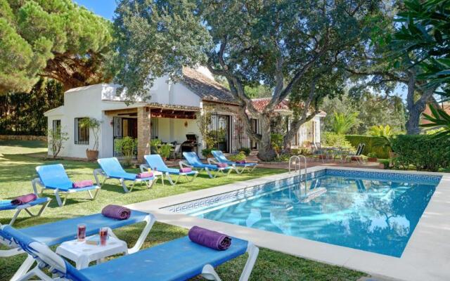 Villa with private pool and garden in Marbella