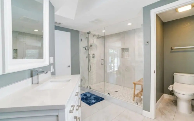 Luxe 3BR Siesta Key Home Pool