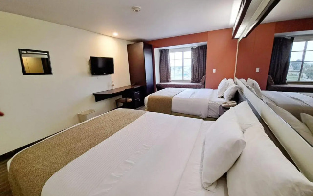 Microtel Inn & Suites by Wyndham Toluca