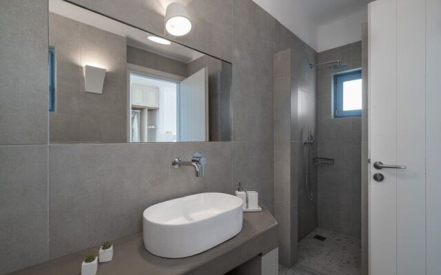 Camvillia Donoussa Village Suites