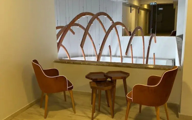 Grand Özalp Ai̇rport Hotel