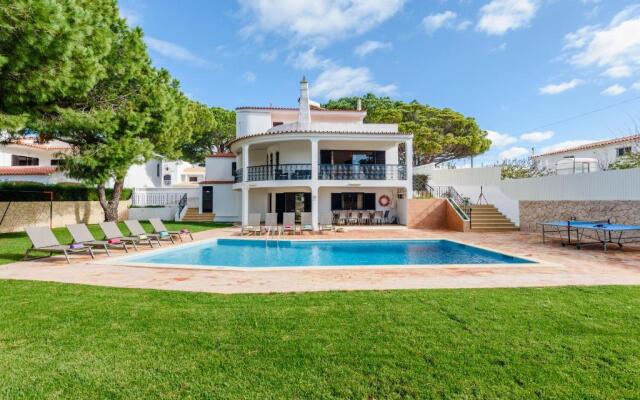 Villa Protea - 5 bedroom, beach, air-con, wifi