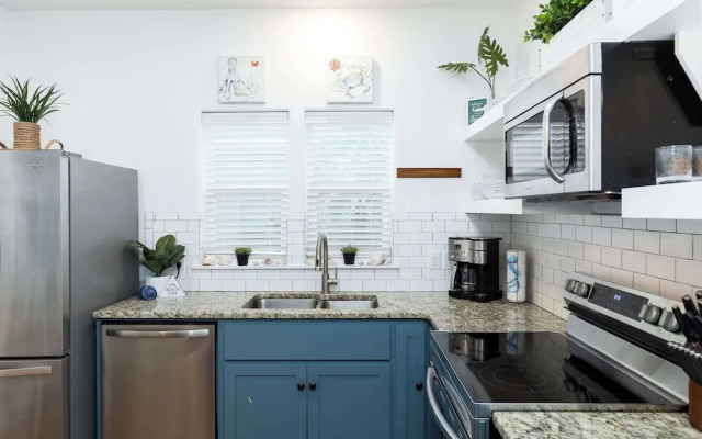 Comfy 3bdr Right in Town Sleeps 10