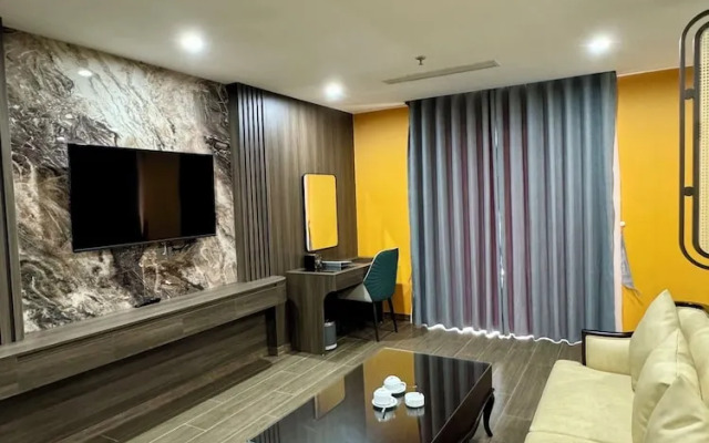 Luxury Phoenix Hotel 2