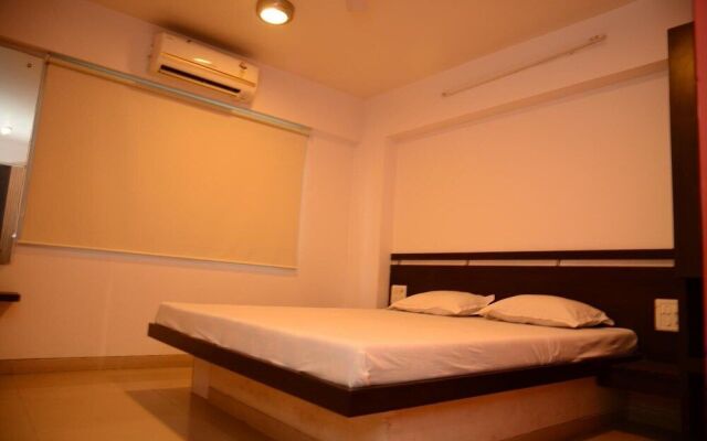 Hotel Palms Residency