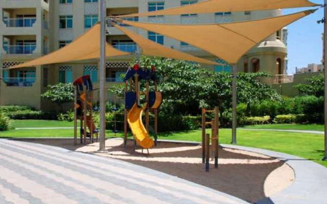 Private Beach Shoreline Luxurious Apartment