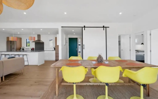 Cedar House - Martinborough Holiday Home