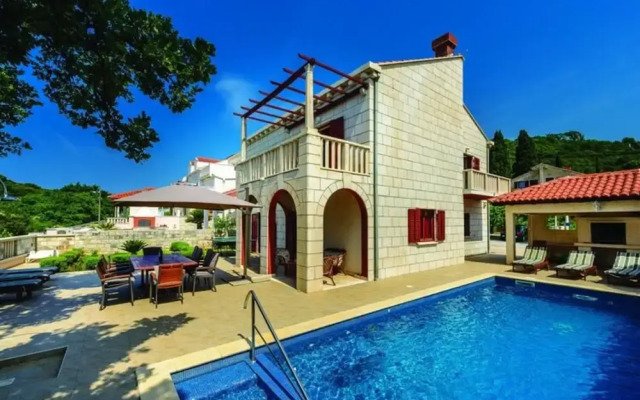 Villa Anka - Five-bedroom Villa With Terrace and Swimming Pool