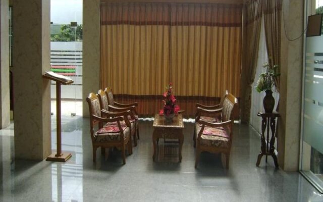 Royal Boss Hotel