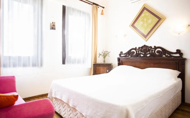 Uzum Hotel