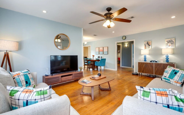 Near Beach & Attractions: Home in Galveston!