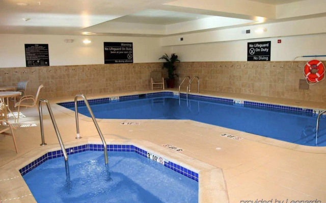 Hampton Inn & Suites Lancaster