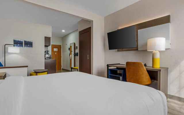 Comfort Suites Hattiesburg near University