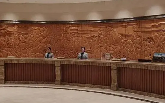 Huayun Hotel
