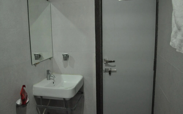 Hotel Sai Shubham by OYO Rooms