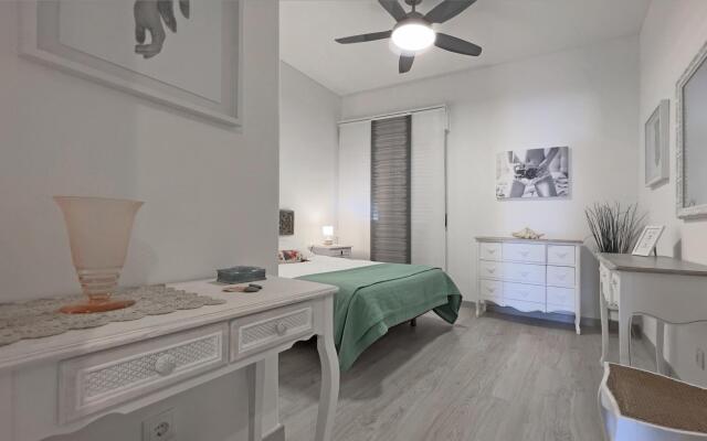 Faro Casa AL Reis by Homing