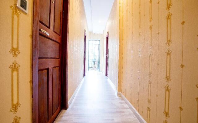 White Residence Hotel & Apartment