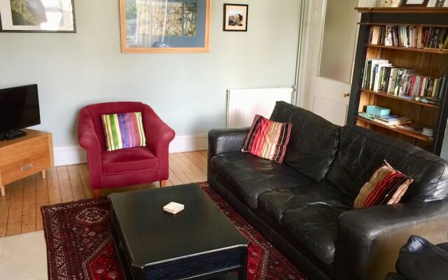 Derrin Guest House