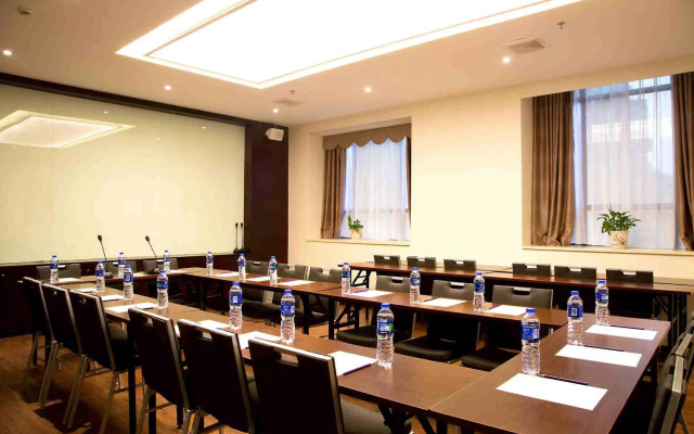 Zhuhai Aqueen Hotel