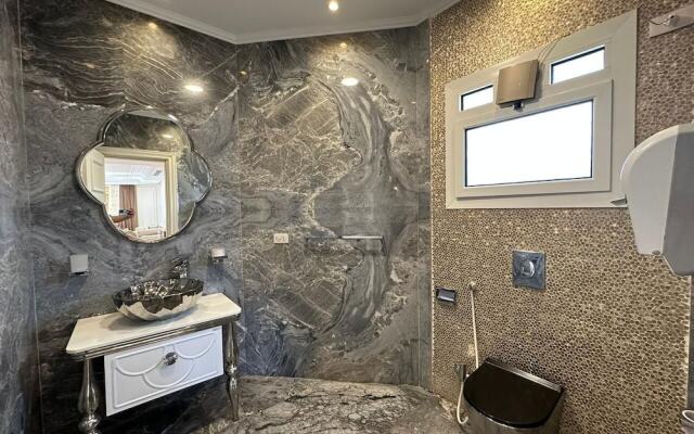 Beverly hills standalone villa with pool