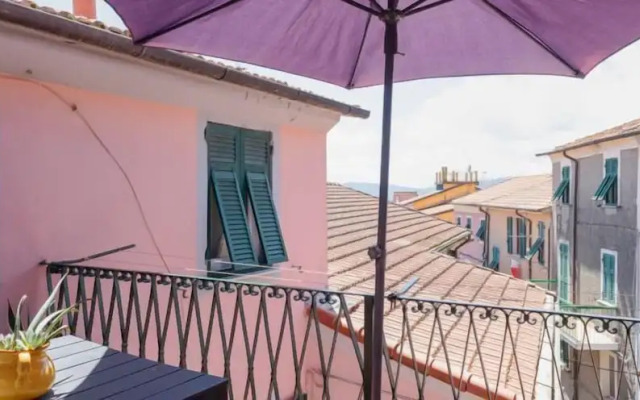 Bright Apartment with Terrace