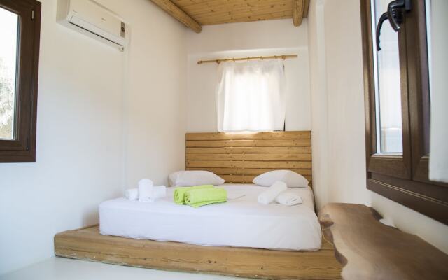 Spathi Beach Bar Restaurant & Suites
