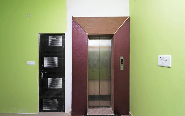 OYO 10623 Hotel Om Sai Guest In