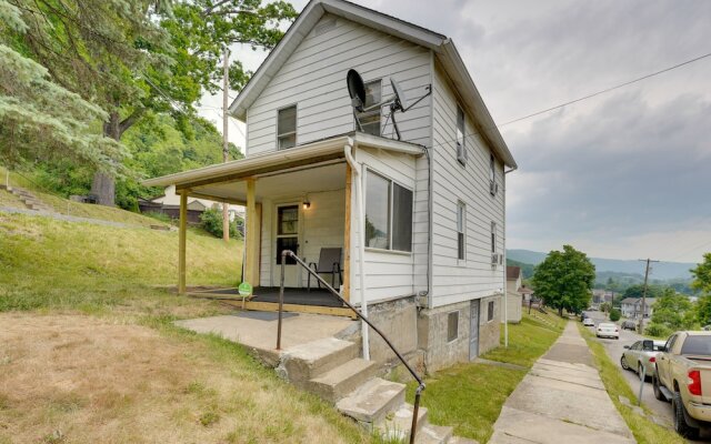 Charming Emporium Home Near Hiking Trails!