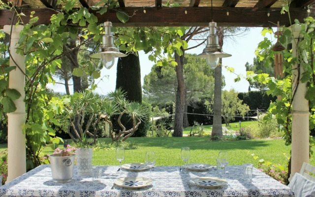 Luxurious Villa in Mougins With Swimming Pool