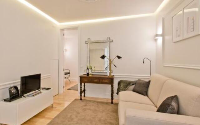 Bmyguest - Exclusive Downtown Apartment