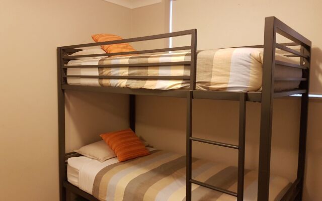 Newcastle Short Stay Apartments - Sandbar Newcastle Beach