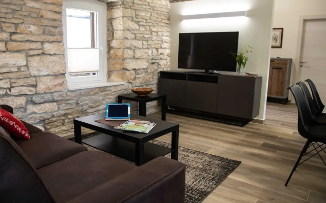 The Poolside Stone House in Bale