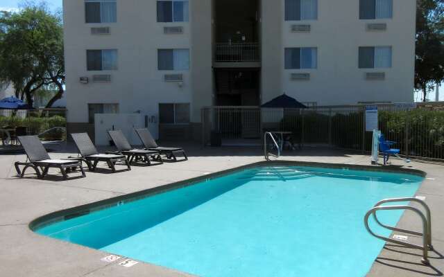 Comfort Inn & Suites Phoenix North / Deer Valley
