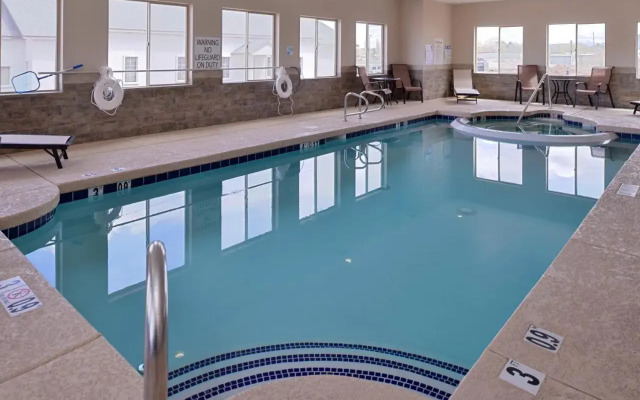 Holiday Inn Express & Suites Williams