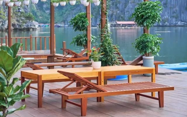 Lan Ha Floating Homestay