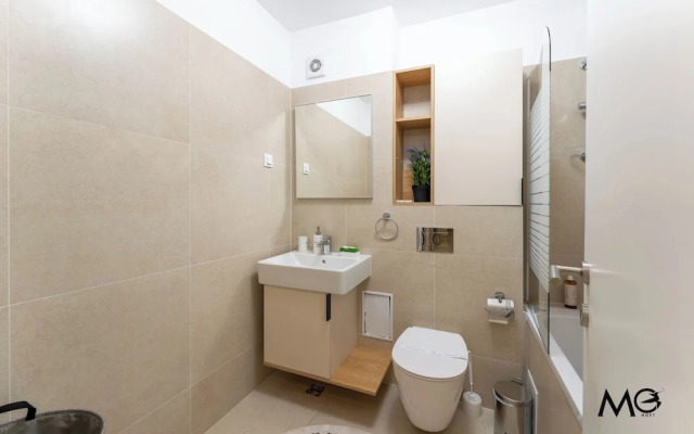 MoHost Sabina - Luxury with Balcony
