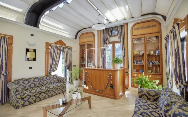 Tranquil Retreat Near Rome for 4