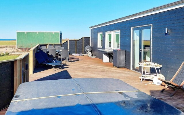 Luxurious Holiday Home in Jutland with Outdoor Hot Tub