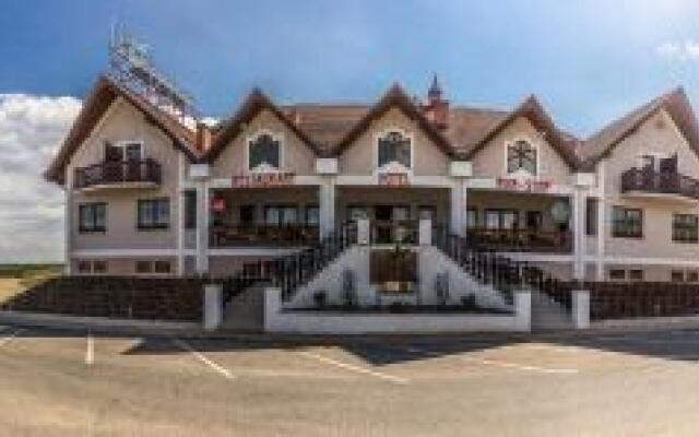 M1 Szekér Csárda Hotel és Étterem
