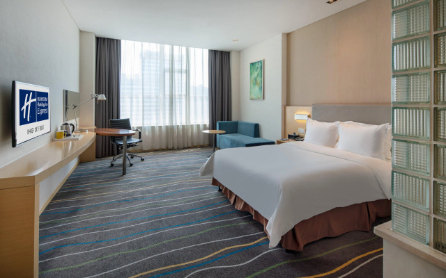 Holiday Inn Express Luoyang City Center by IHG