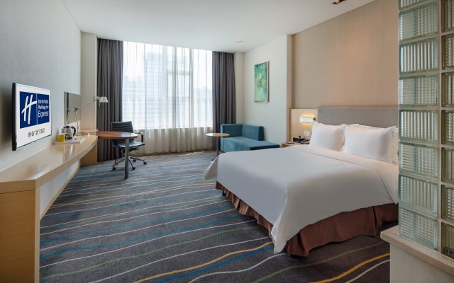 Holiday Inn Express Luoyang City Center, an IHG Hotel